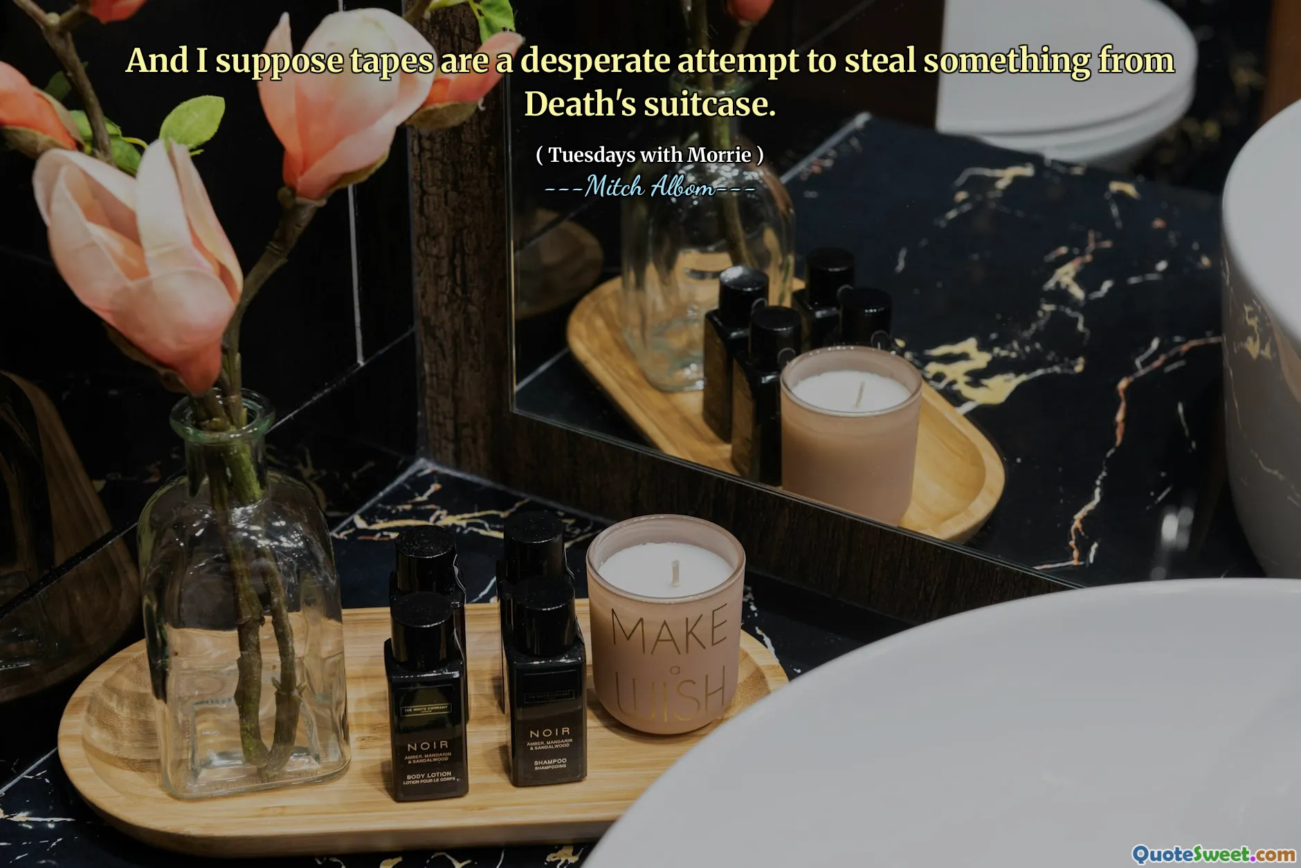 E suppongo che i nastri siano un disperato tentativo di rubare qualcosa dalla valigia della morte.