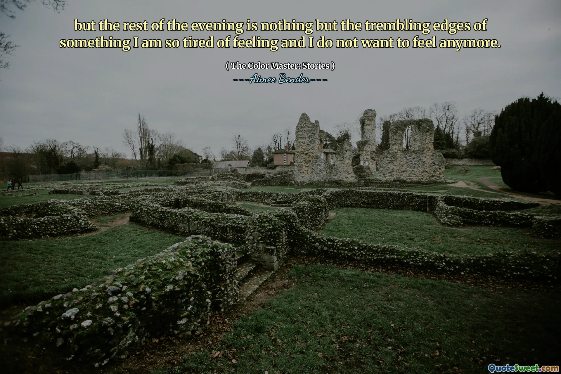 Tapi sisa malam itu tidak lain adalah tepi gemetar dari sesuatu yang sangat saya rasakan dan saya tidak ingin merasakan lagi.