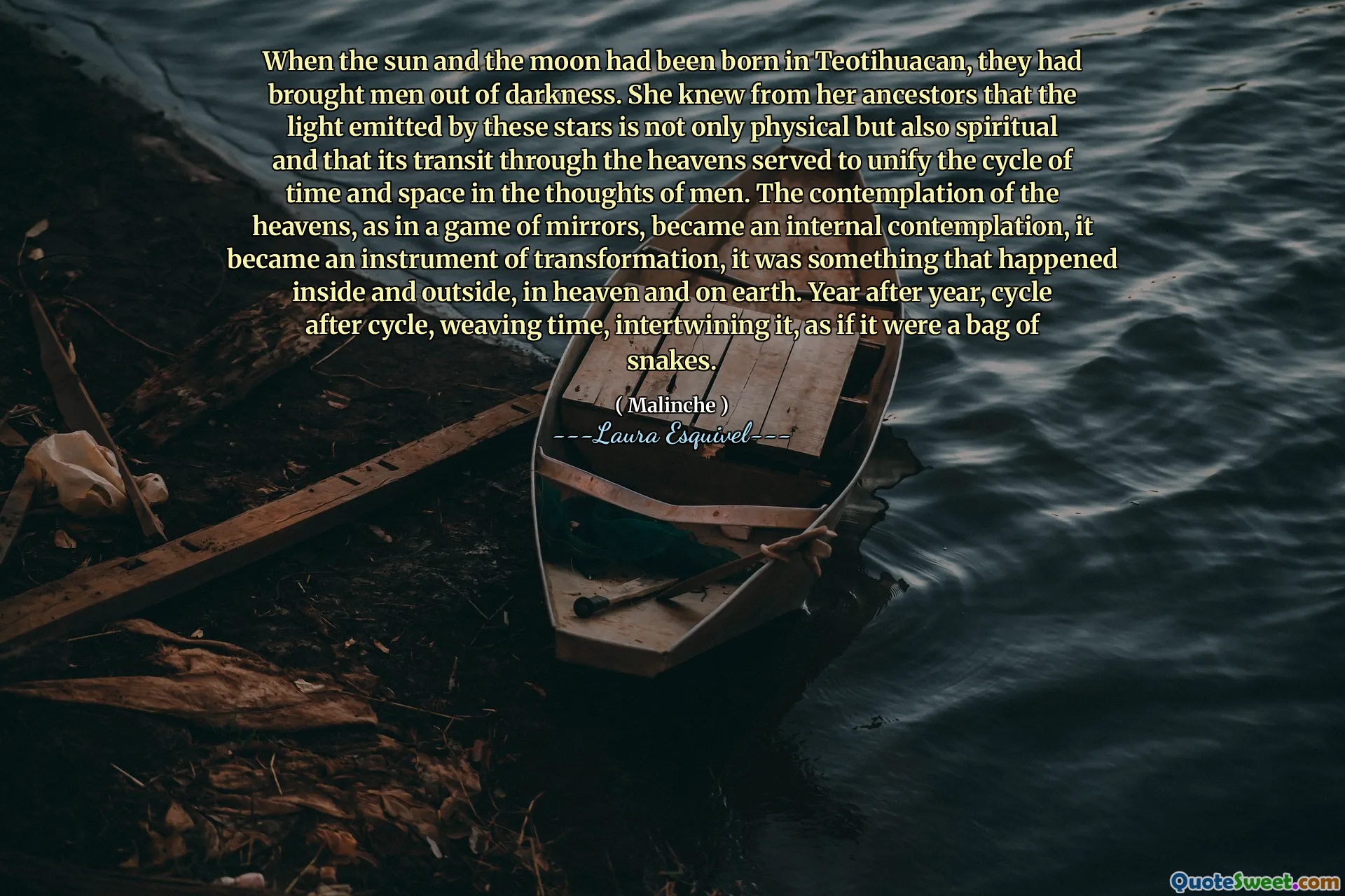 Quando o sol e a lua nasceram em Teotihuacan, eles trouxeram os homens da escuridão. Ela sabia de seus ancestrais que a luz emitida por essas estrelas não é apenas física, mas também espiritual e que seu trânsito através dos céus serviu para unificar o ciclo de tempo e espaço nos pensamentos dos homens. A contemplação dos céus, como em um jogo de espelhos, tornou -se uma contemplação interna, tornou -se um instrumento de transformação, foi algo que aconteceu por dentro e por fora, no céu e na terra. Ano após ano, ciclo após o ciclo, o tempo de tecelagem, entrelaçando -o, como se fosse um saco de cobras.