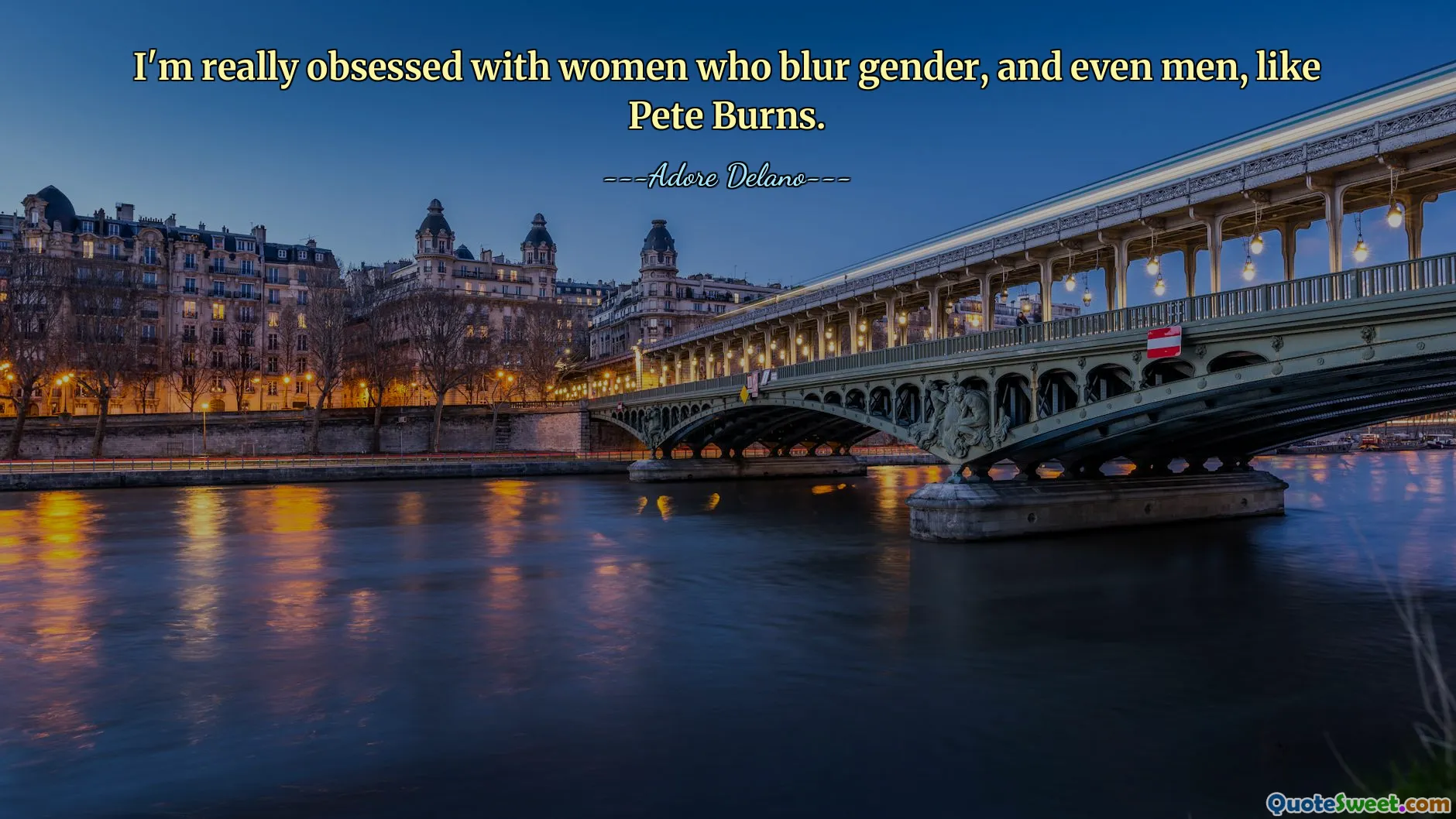 Estou realmente obcecado por mulheres que confundem o gênero, e até por homens, como Pete Burns.