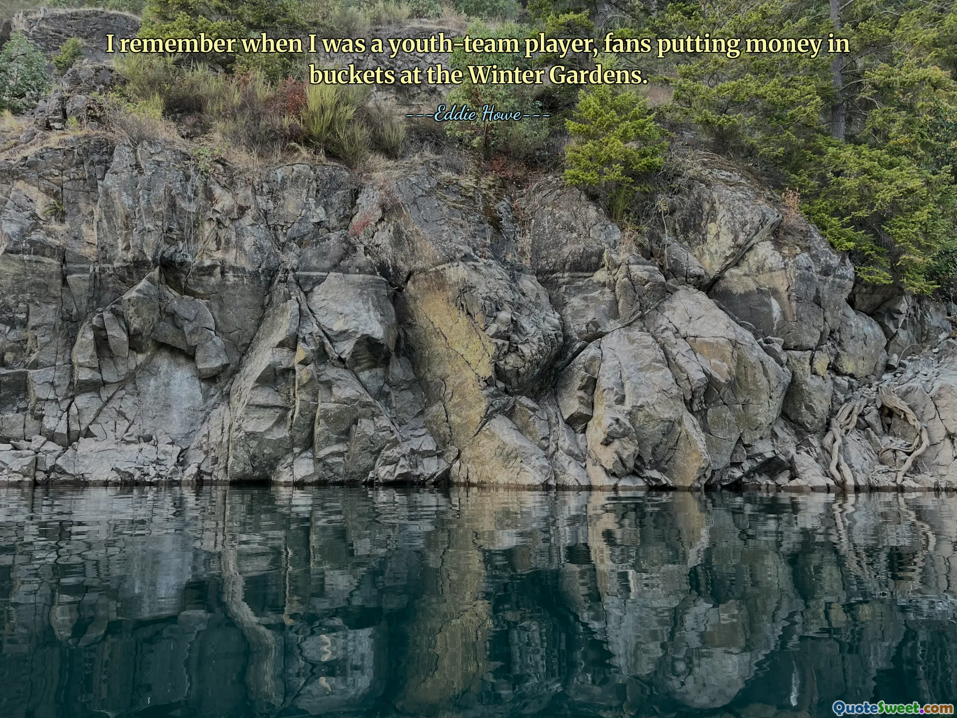 Pamiętam, że gdy byłem zawodnikiem drużyny młodzieżowej, kibice wrzucali pieniądze do wiader w Ogrodach Zimowych.