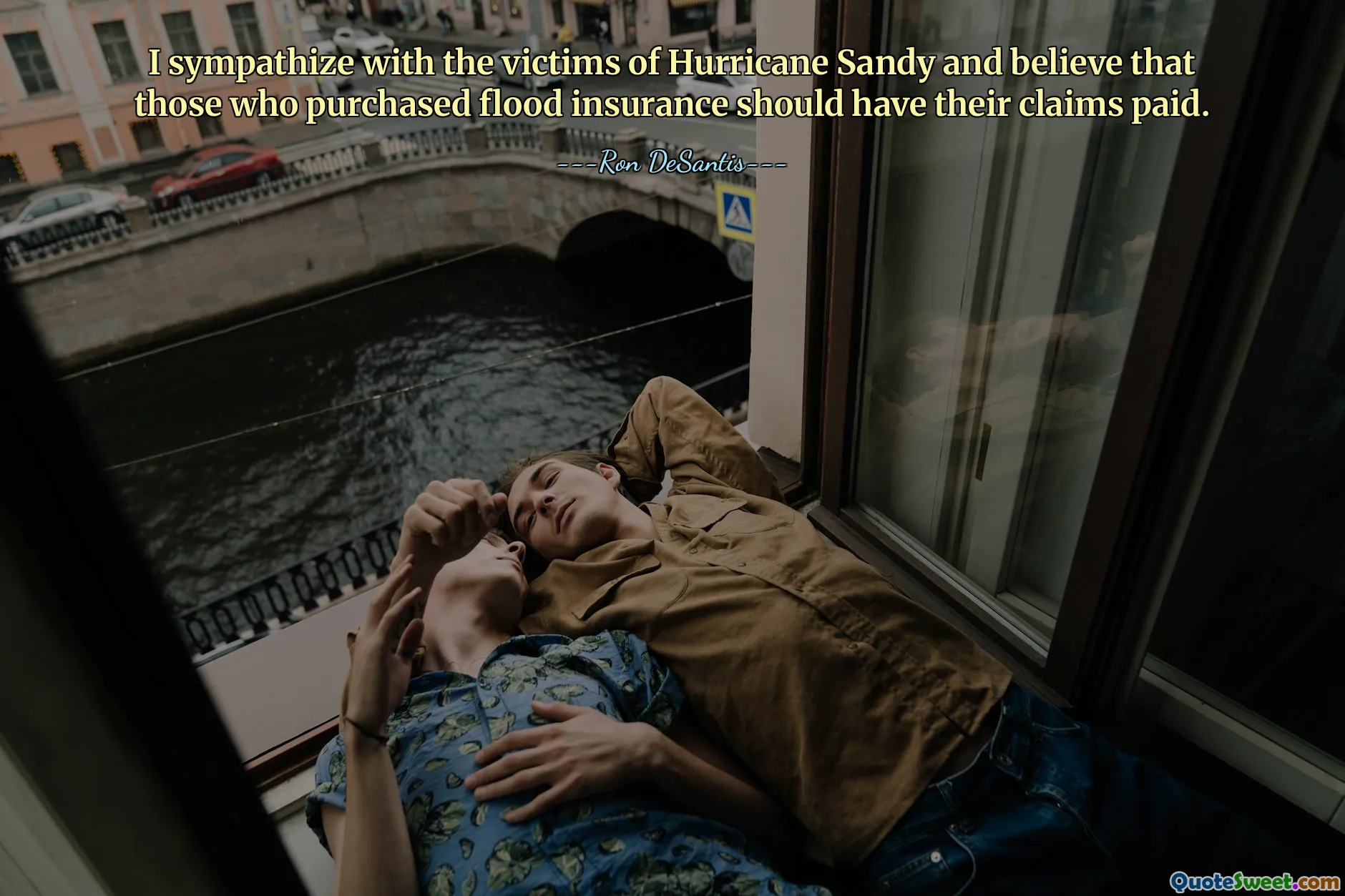 Ik sympathiseer met de slachtoffers van de orkaan Sandy en ben van mening dat degenen die een overstromingsverzekering hebben afgesloten, hun claims betaald moeten krijgen.