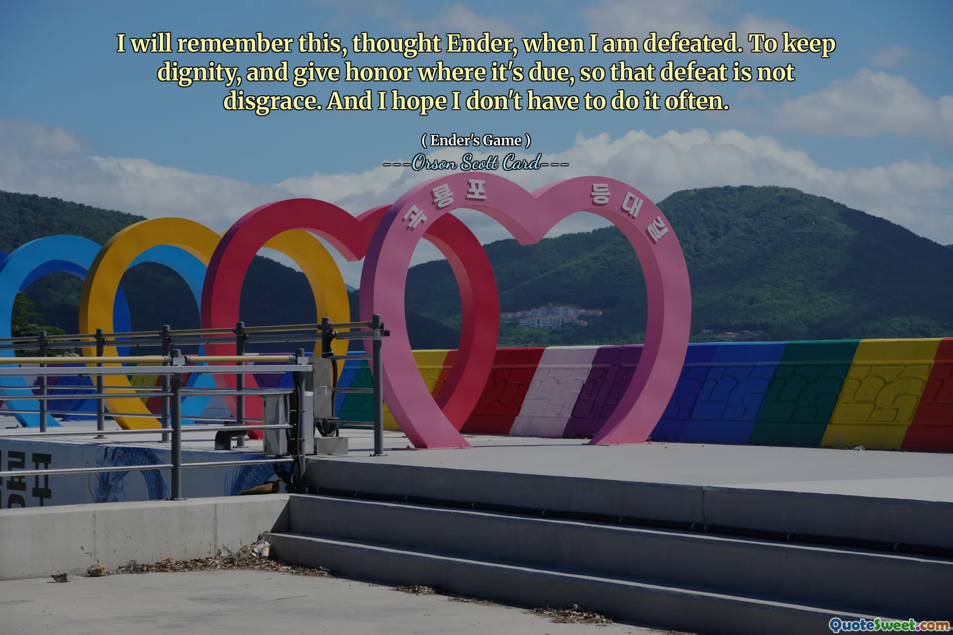 Yenildiğimde bunu hatırlayacağım, diye düşündü Ender. Onuru korumak ve gerektiği yerde onur vermek ki yenilgi utanç verici olmasın. Ve umarım bunu sık sık yapmak zorunda kalmam.