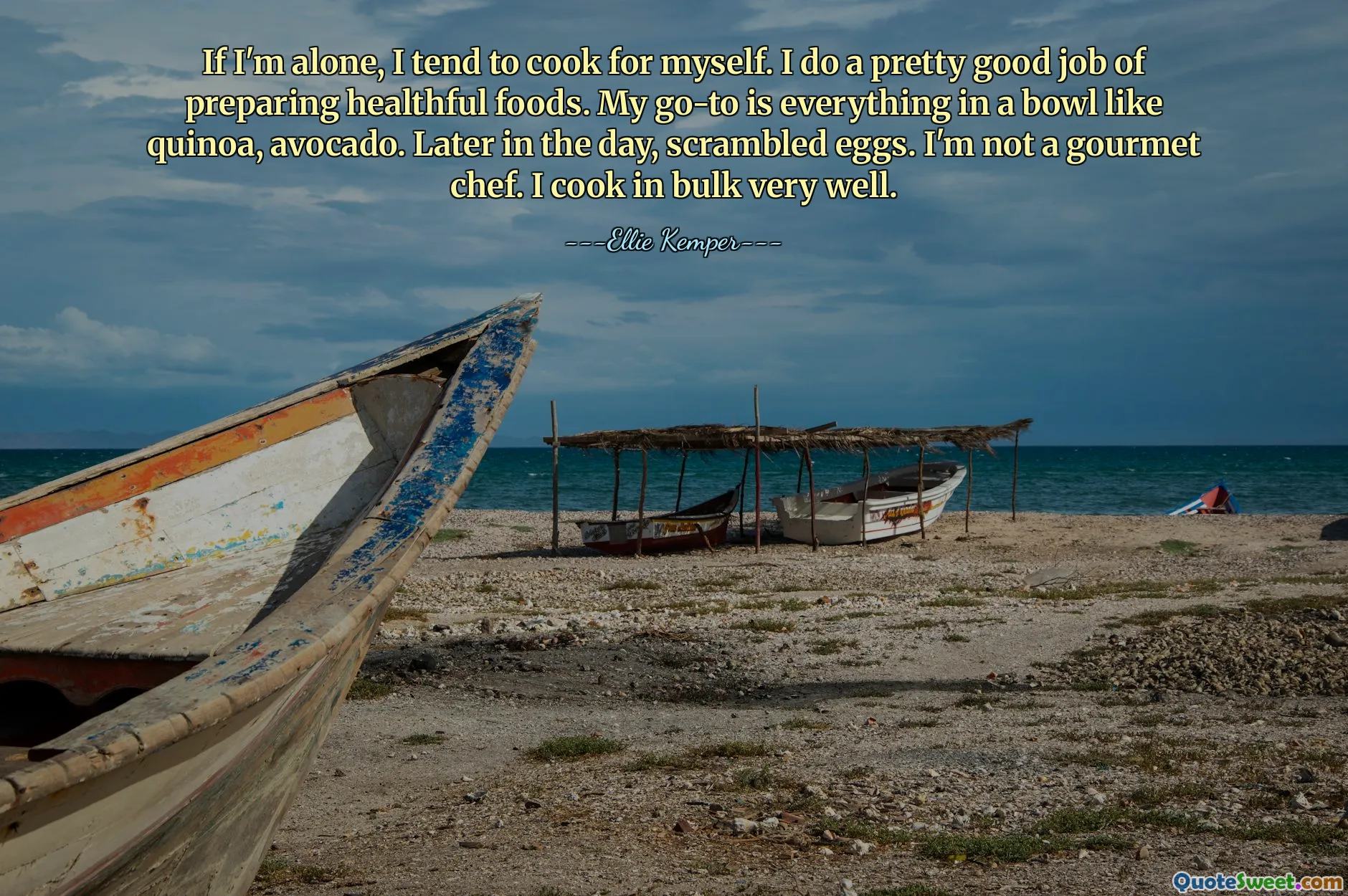 Om jag är ensam brukar jag laga mat själv. Jag gör ett ganska bra jobb med att laga hälsosam mat. Min favorit är allt i en skål som quinoa, avokado. Senare på dagen, äggröra. Jag är ingen gourmetkock. Jag lagar i bulk mycket bra.