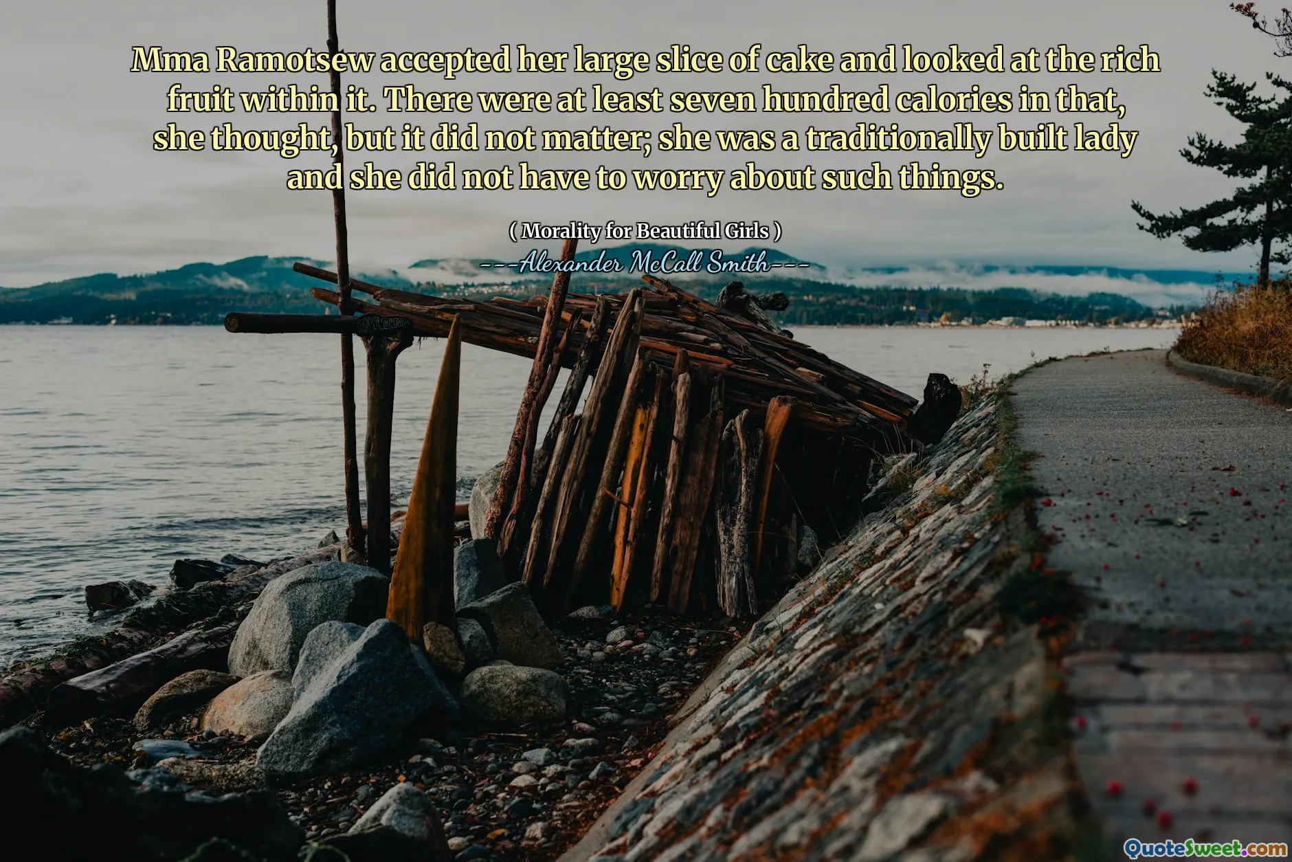 MMA Ramotsew accettò la sua grande fetta di torta e guardò il ricco frutto al suo interno. C'erano almeno settecento calorie in questo, pensò, ma non importava; Era una signora tradizionalmente costruita e non doveva preoccuparsi di tali cose.