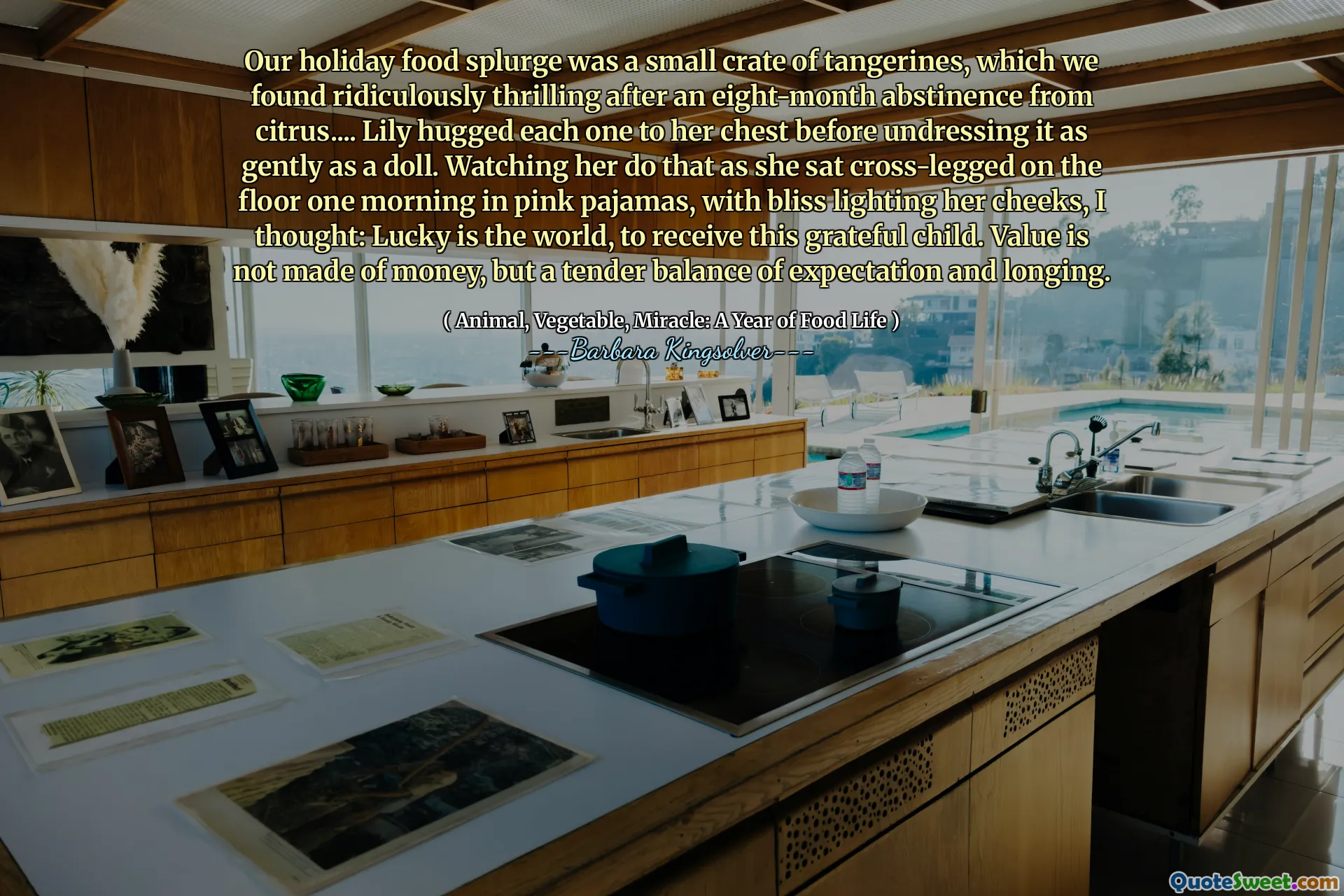 私たちのホリデーフードスプルージュはタンジェリンの小さな箱であり、柑橘類からの8か月の禁欲の後、途方もなくスリリングであることがわかりました。ある朝、ピンクのパジャマで床に足を踏み入れて座っているのを見て、ブリスが頬を照らして、私は考えました。価値はお金でできていませんが、期待と憧れの優しいバランスです。