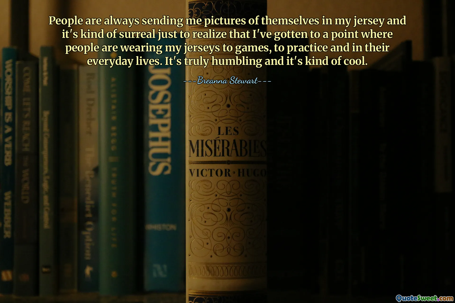 लोग हमेशा मुझे मेरी जर्सी में अपनी तस्वीरें भेजते रहते हैं और यह महसूस करना एक तरह से अवास्तविक है कि मैं उस बिंदु पर पहुंच गया हूं जहां लोग खेल, अभ्यास और अपने रोजमर्रा के जीवन में मेरी जर्सी पहन रहे हैं। यह वास्तव में विनम्र है और यह काफी अच्छा है।