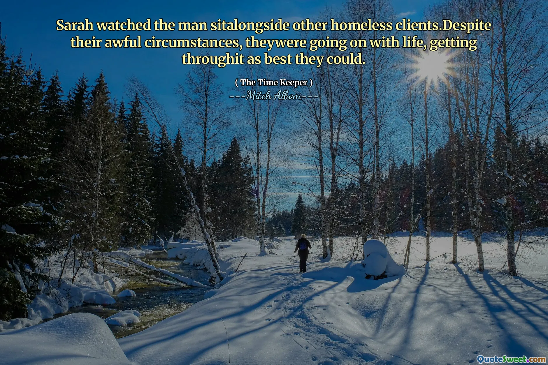 Sarah a regardé l'homme sitalongside d'autres clients sans abri.