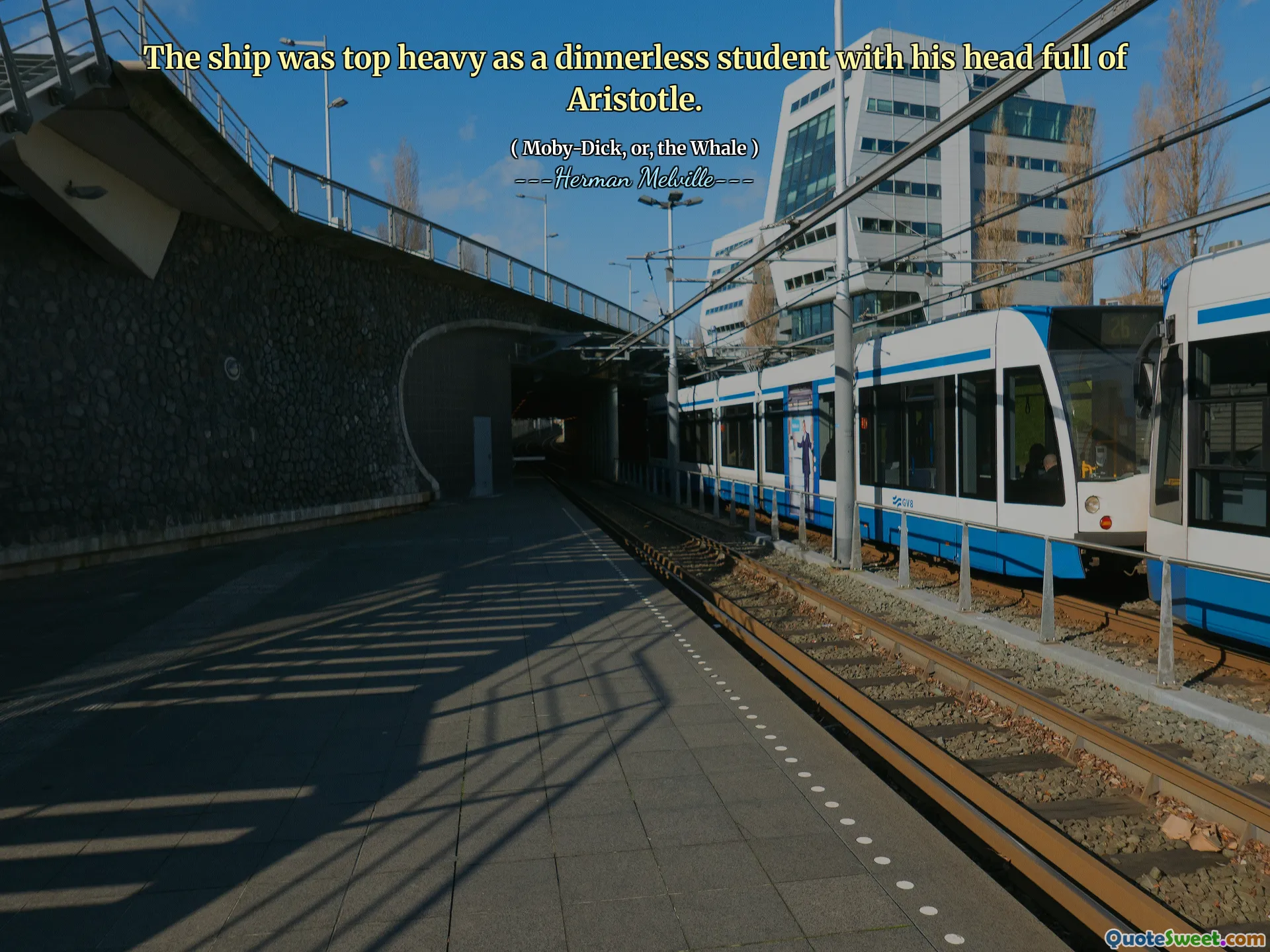 Loď byla nejvyšší jako student bez večeře s hlavou plnou Aristotela.