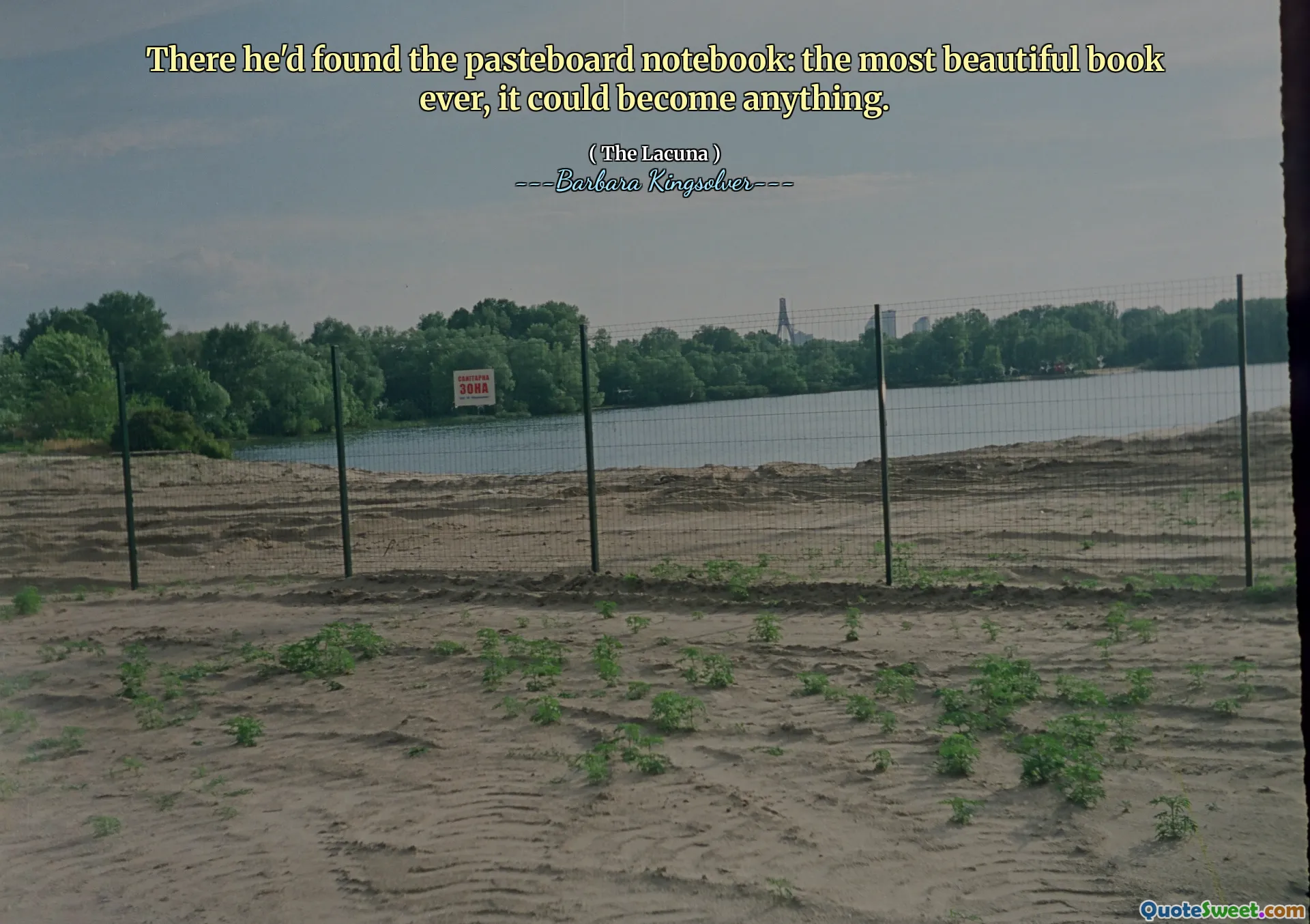 Lá ele encontrou o caderno de pranchas: o livro mais bonito de todos os tempos, poderia se tornar qualquer coisa.