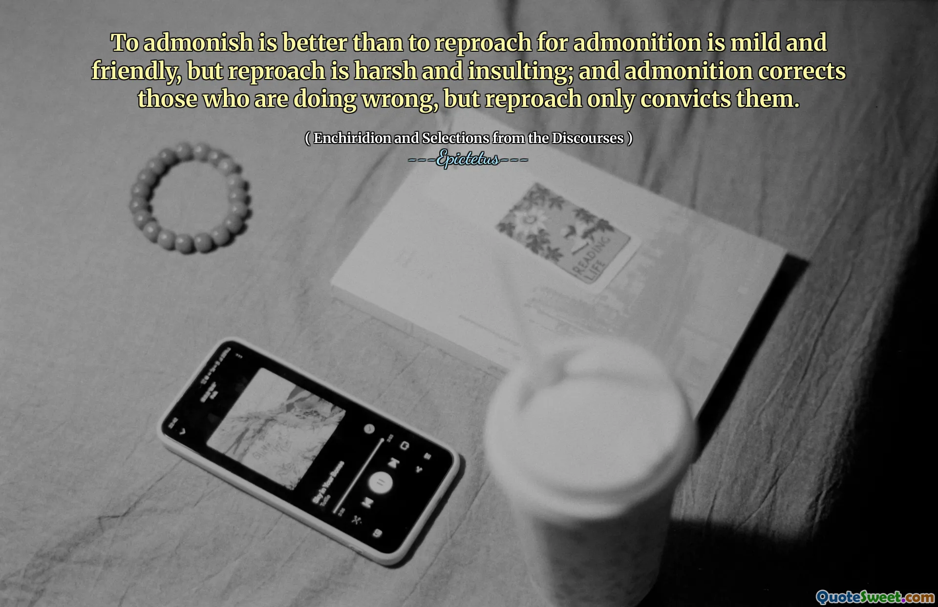 Agradecer es mejor que reprochar para la advertencia es leve y amigable, pero el reproche es duro e insultante; Y la advertencia corrige a aquellos que están haciendo mal, pero el reproches solo los condena.