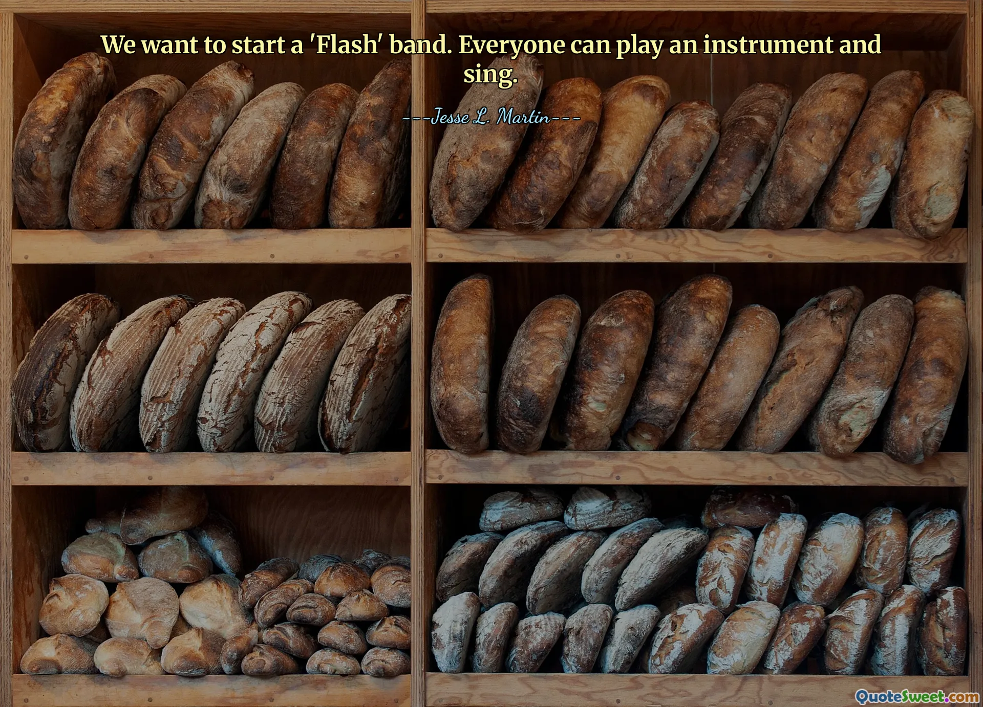 We willen een 'Flash'-band starten. Iedereen kan een instrument bespelen en zingen.