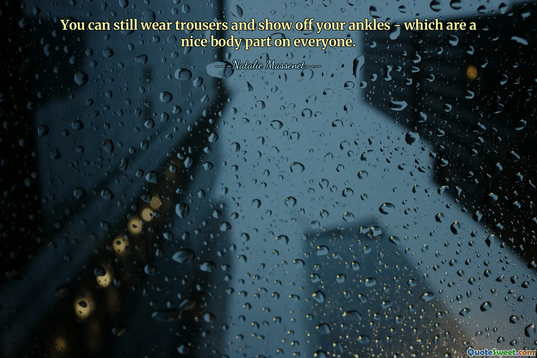 Nadal możesz nosić spodnie i eksponować kostki – które dla każdego stanowią ładną część ciała.