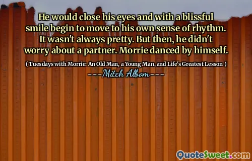 他会闭上眼睛，并带着幸福的微笑开始转向自己的节奏感。并不总是很漂亮。但是后来，他不必担心伴侣。莫里自己跳舞。